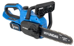 Hyundai HY20CCS10 10'' / 25cm 20V Cordless Chainsaw - 4Ah Battery & Charger